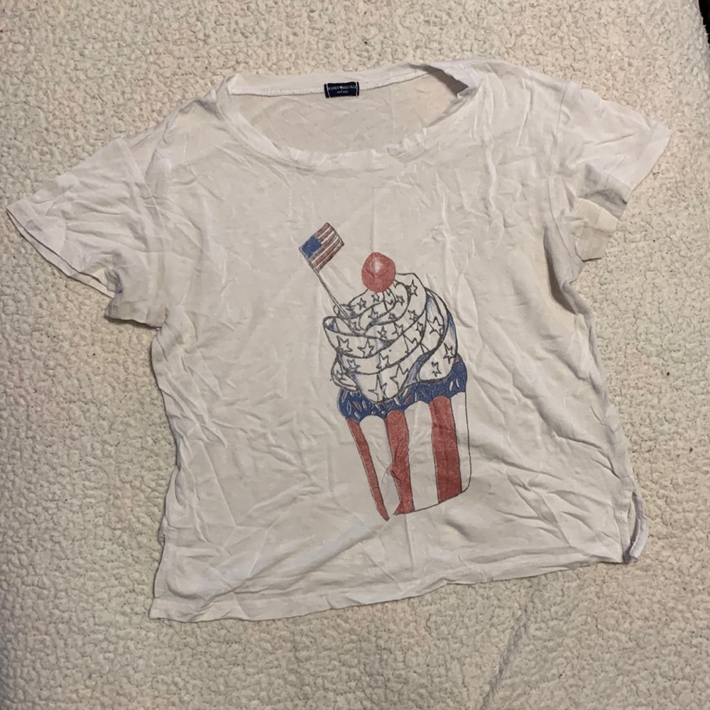 Super cute brandy Melville t shirt